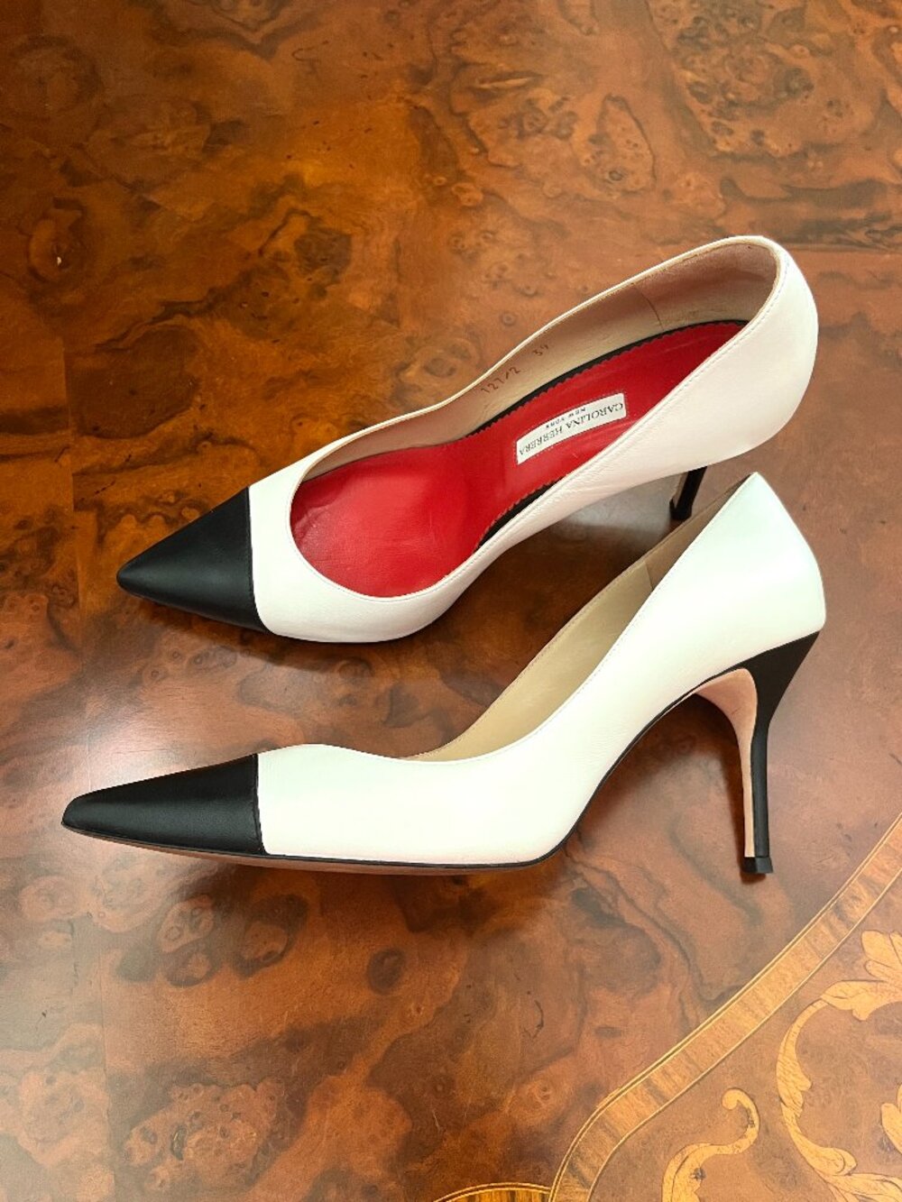 Carolina Herrera Leather White/Black Pumps Size 39